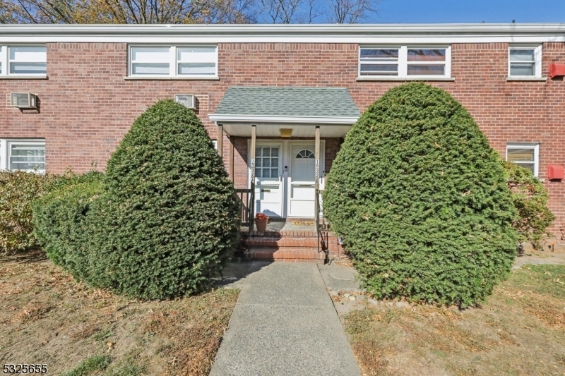 Property Photo:  15 Plaza Rd 32A  NJ 07410 