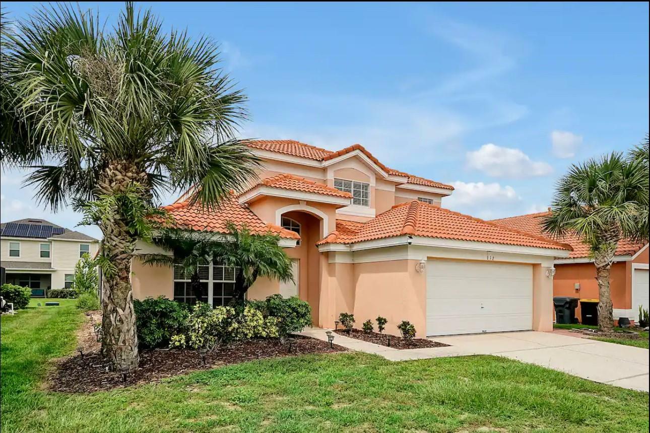 Property Photo:  112 Paloma Drive  FL 33837 