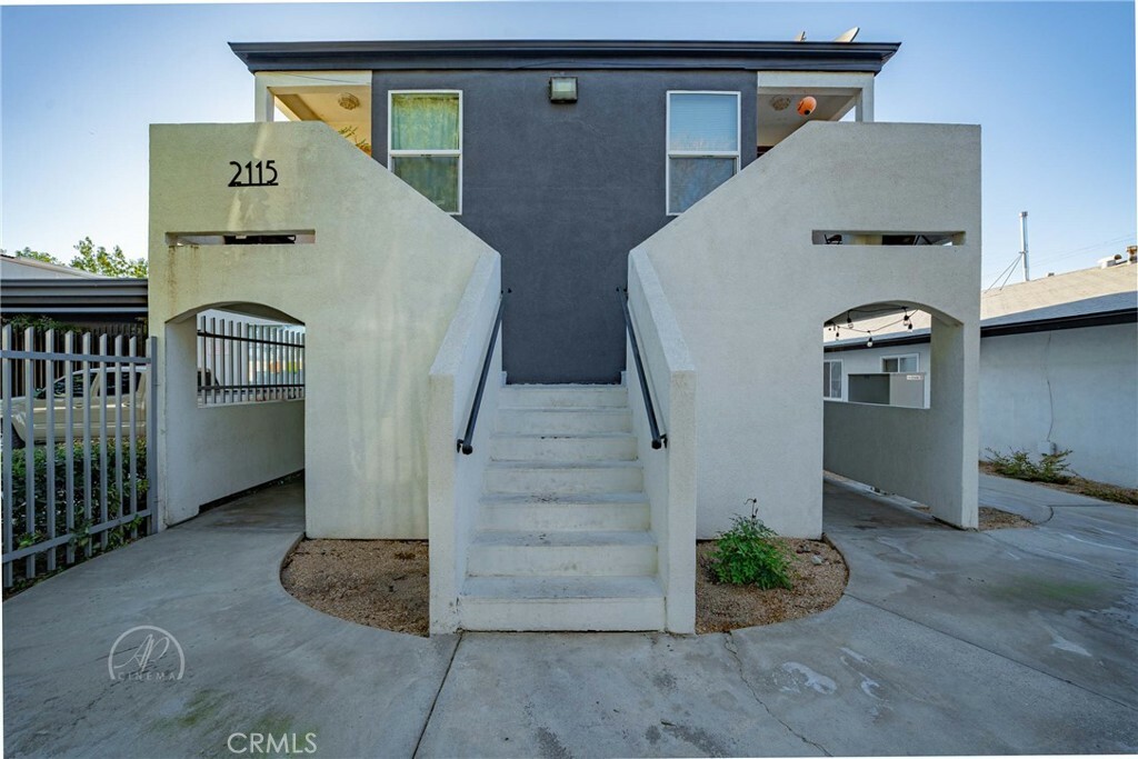 Property Photo:  2115 2117 G Street  CA 93301 