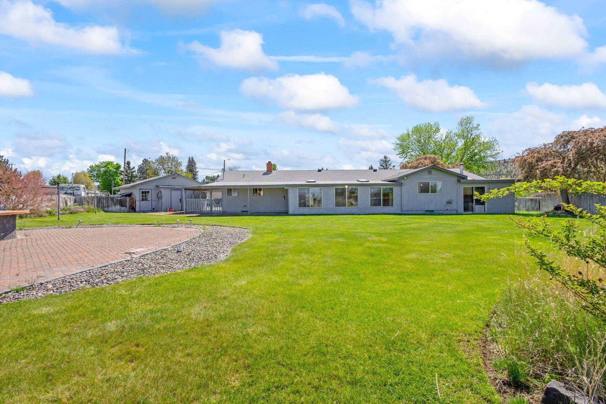 Property Photo: 2650 SE Baldwin Court OR 97754