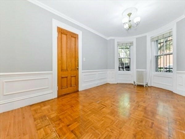 Property Photo:  34 Yarmouth St 2  MA 02116 