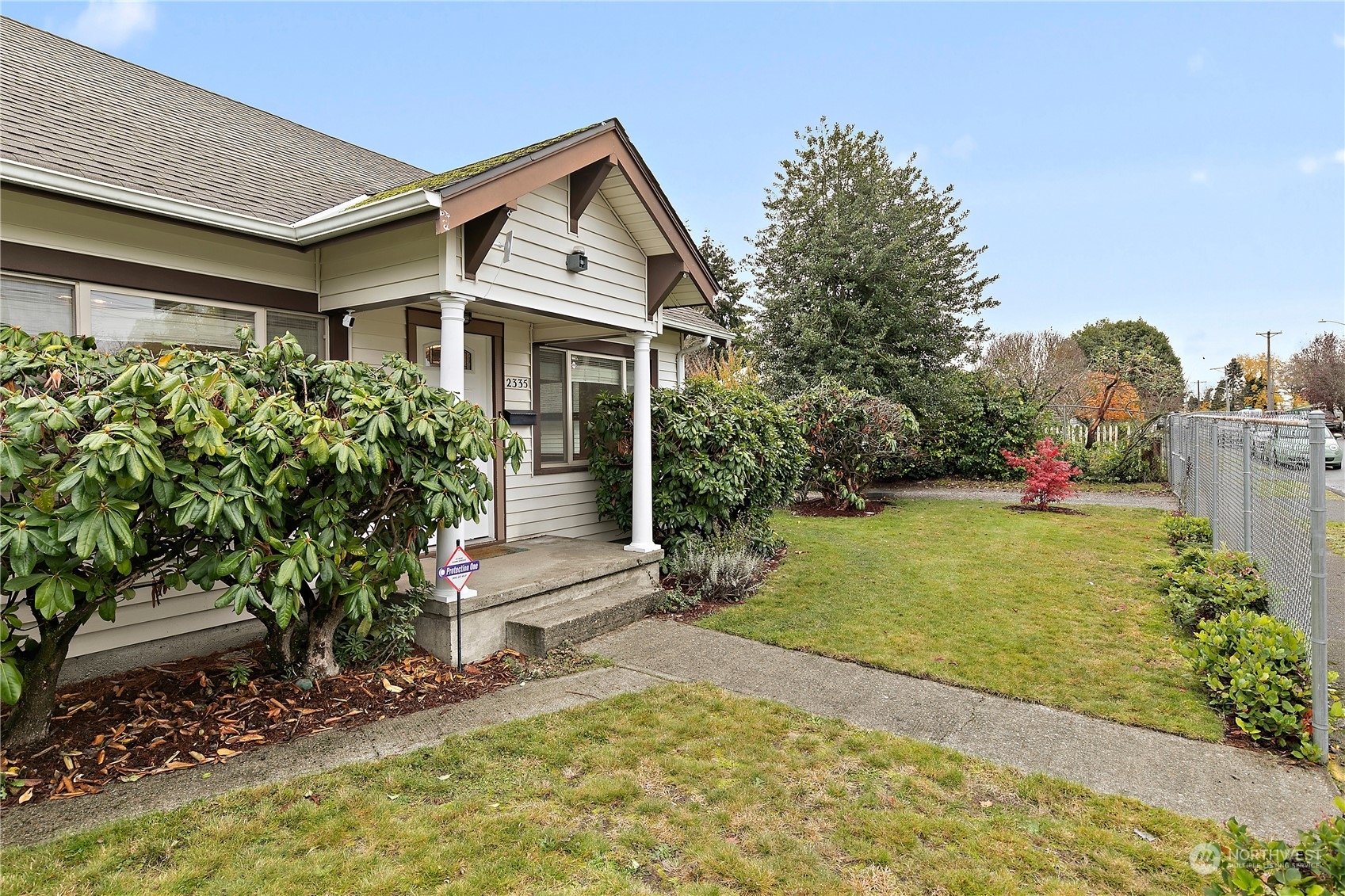 Property Photo:  2335 S Hosmer Street  WA 98405 