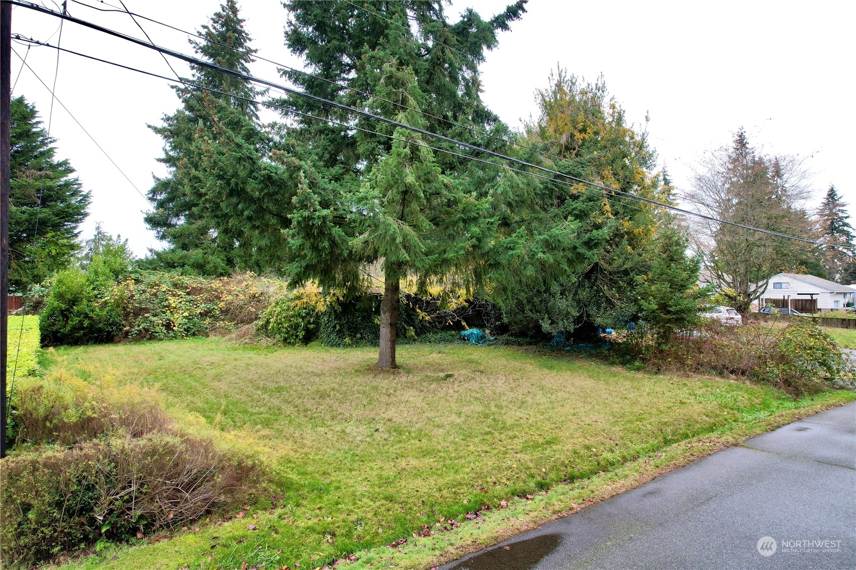 Property Photo:  18520 67th Avenue W  WA 98037 