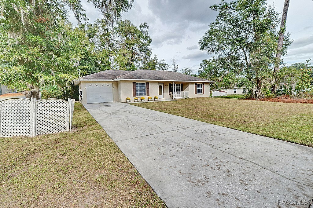 Property Photo:  6255 E Waverly Street  FL 34452 