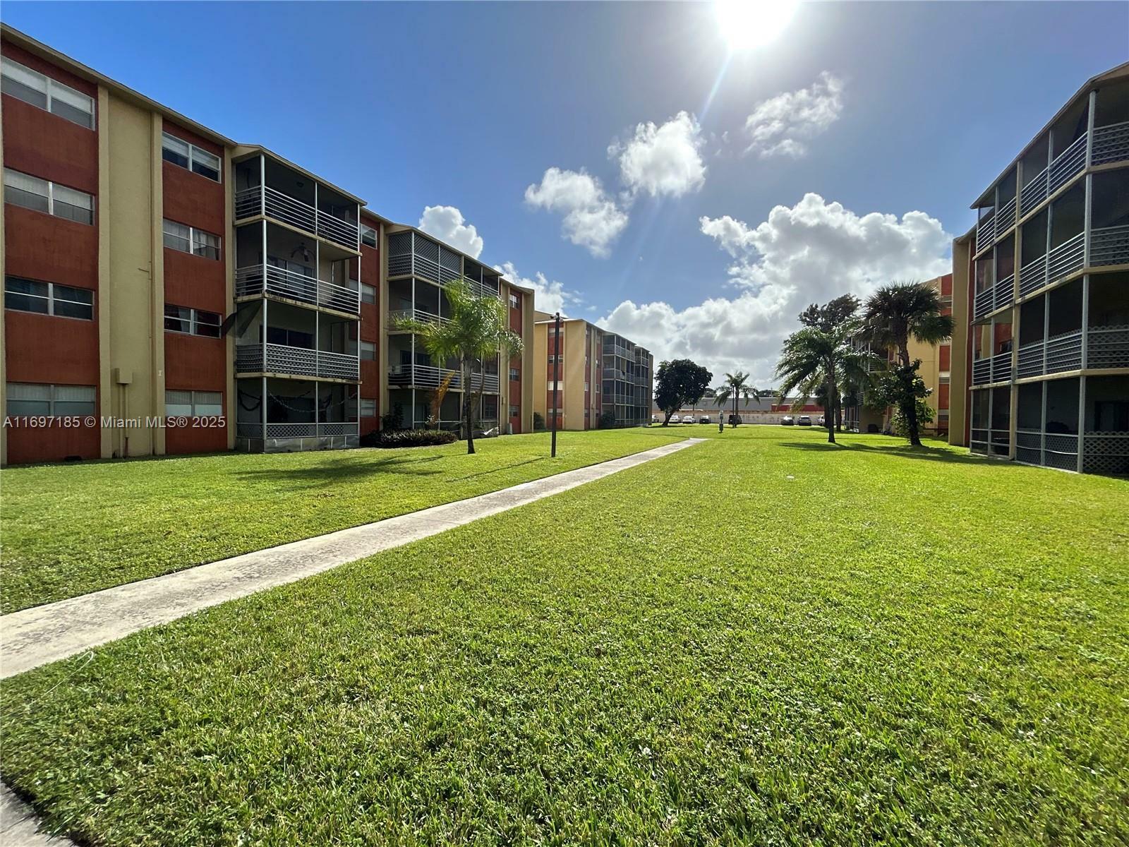 Property Photo: 3600 NW 21st St 101 FL 33311