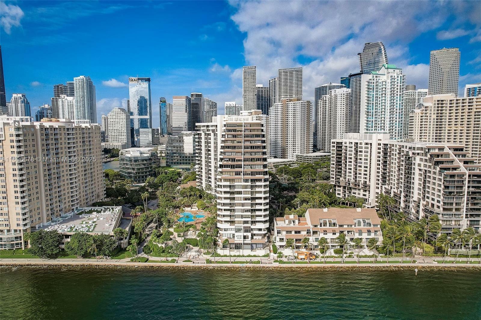 Property Photo:  520 Brickell Key Dr A604  FL 33131 