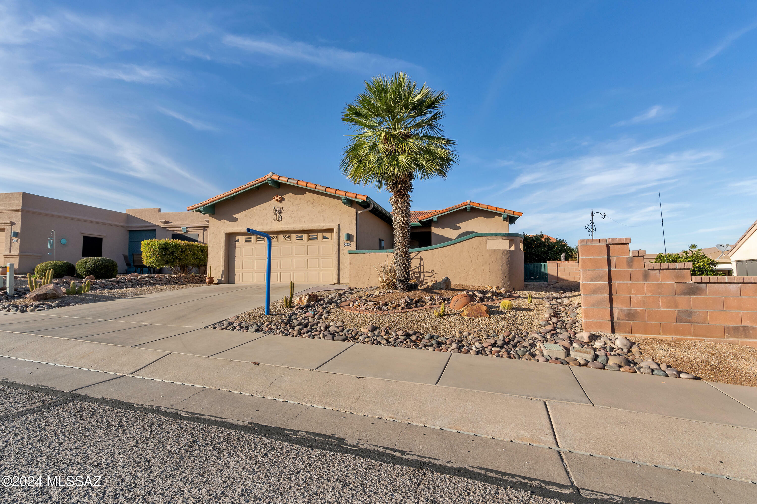 Property Photo:  804 W Via Santa Adela  AZ 85614 