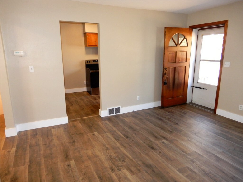 Property Photo:  116 E Grant  PA 15342 