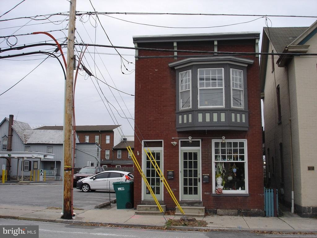 Property Photo:  18 N Washington Street  PA 17325 