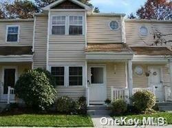 Property Photo: 6 Franklin Commons 6 NY 11980