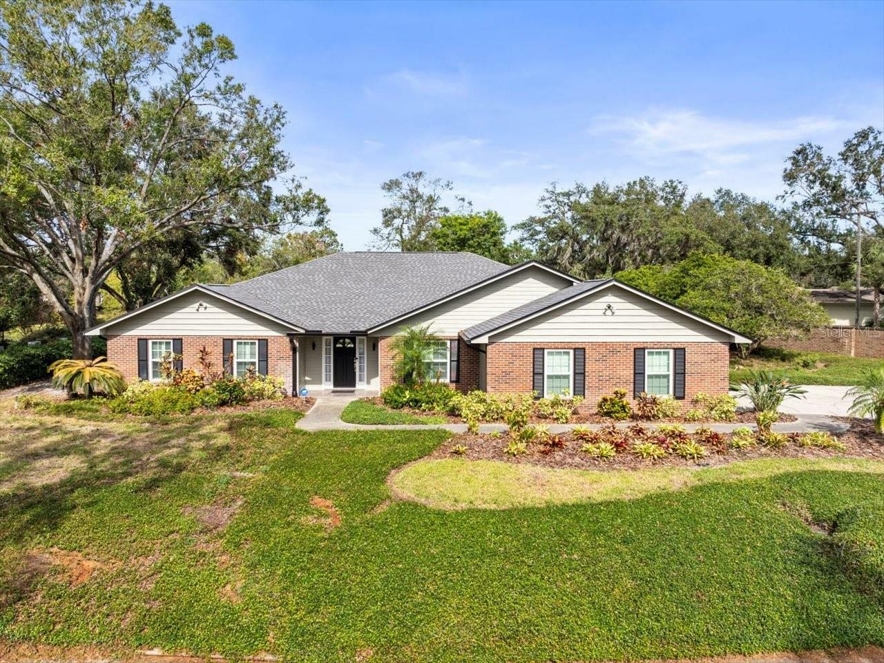 Property Photo:  10111 Lake Cove Lane  FL 33618 