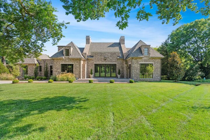 Property Photo: 1206 Tyne Blvd TN 37215