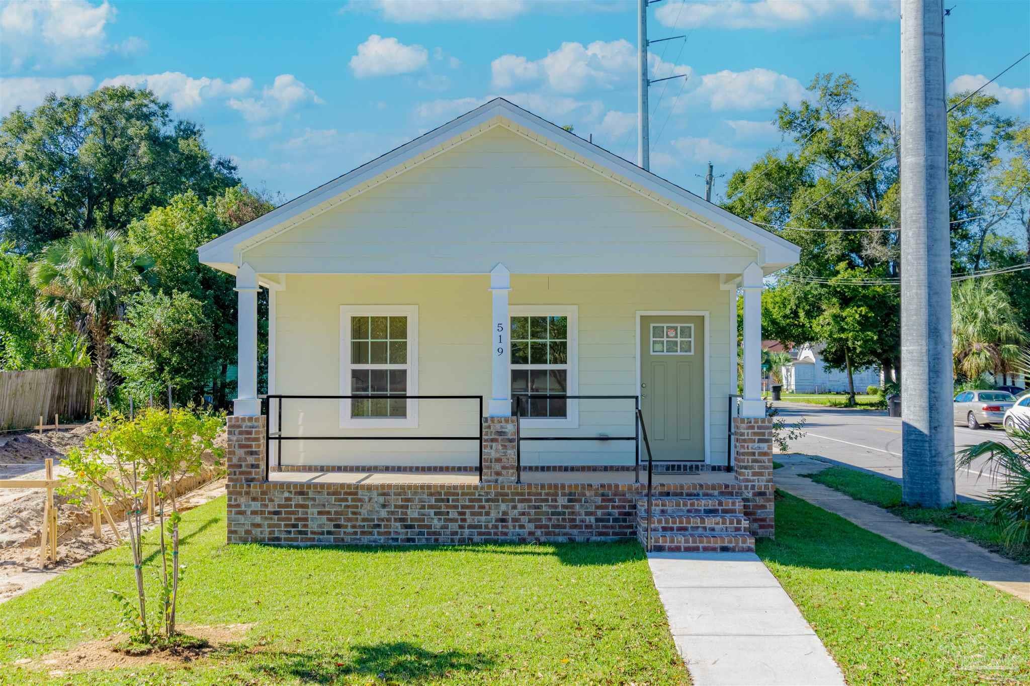 Property Photo:  519 N B St  FL 32501 