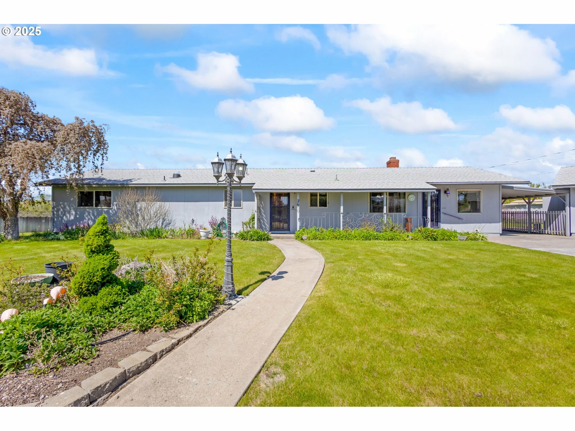Property Photo: 2650 SE Baldwin Ct OR 97754