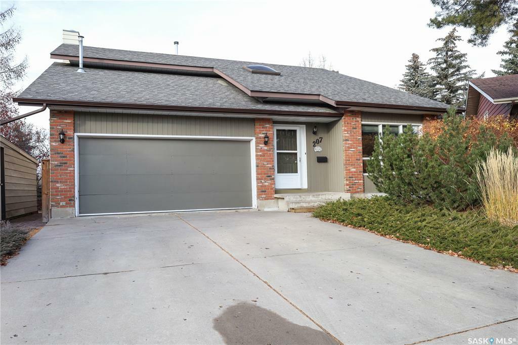 Property Photo:  207 Coldspring Rise  SK S7J 4L5 