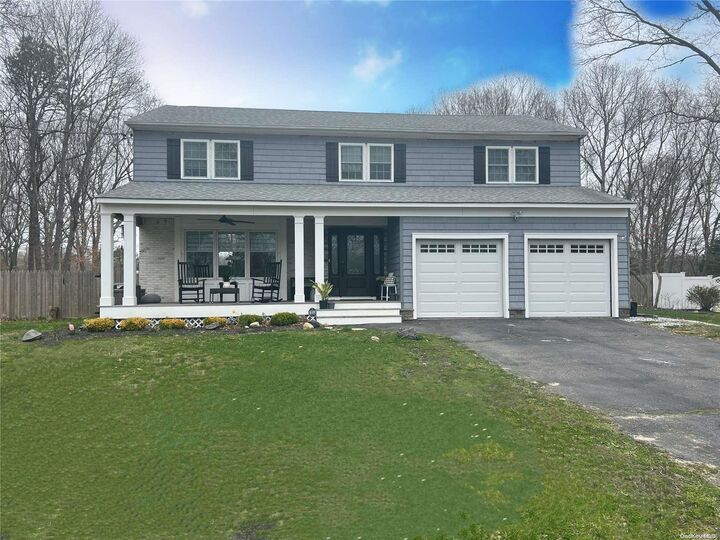 41 Pentmoor Drive  Mastic NY 11950 photo