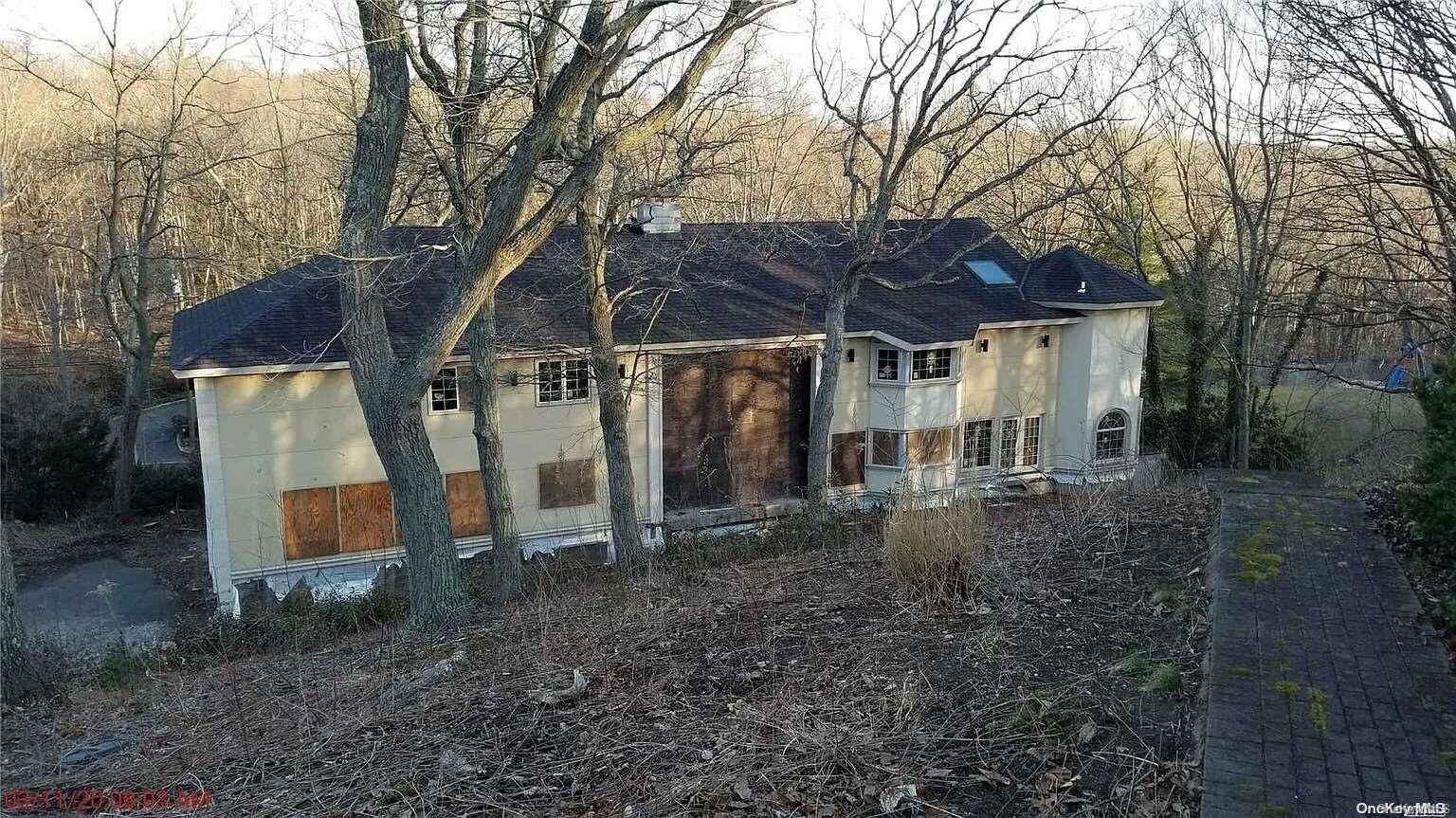 Property Photo:  11 Split Rock  NY 11747 