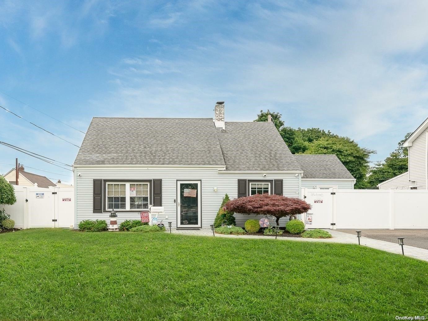 Property Photo:  40 Quaker Lane  NY 11756 