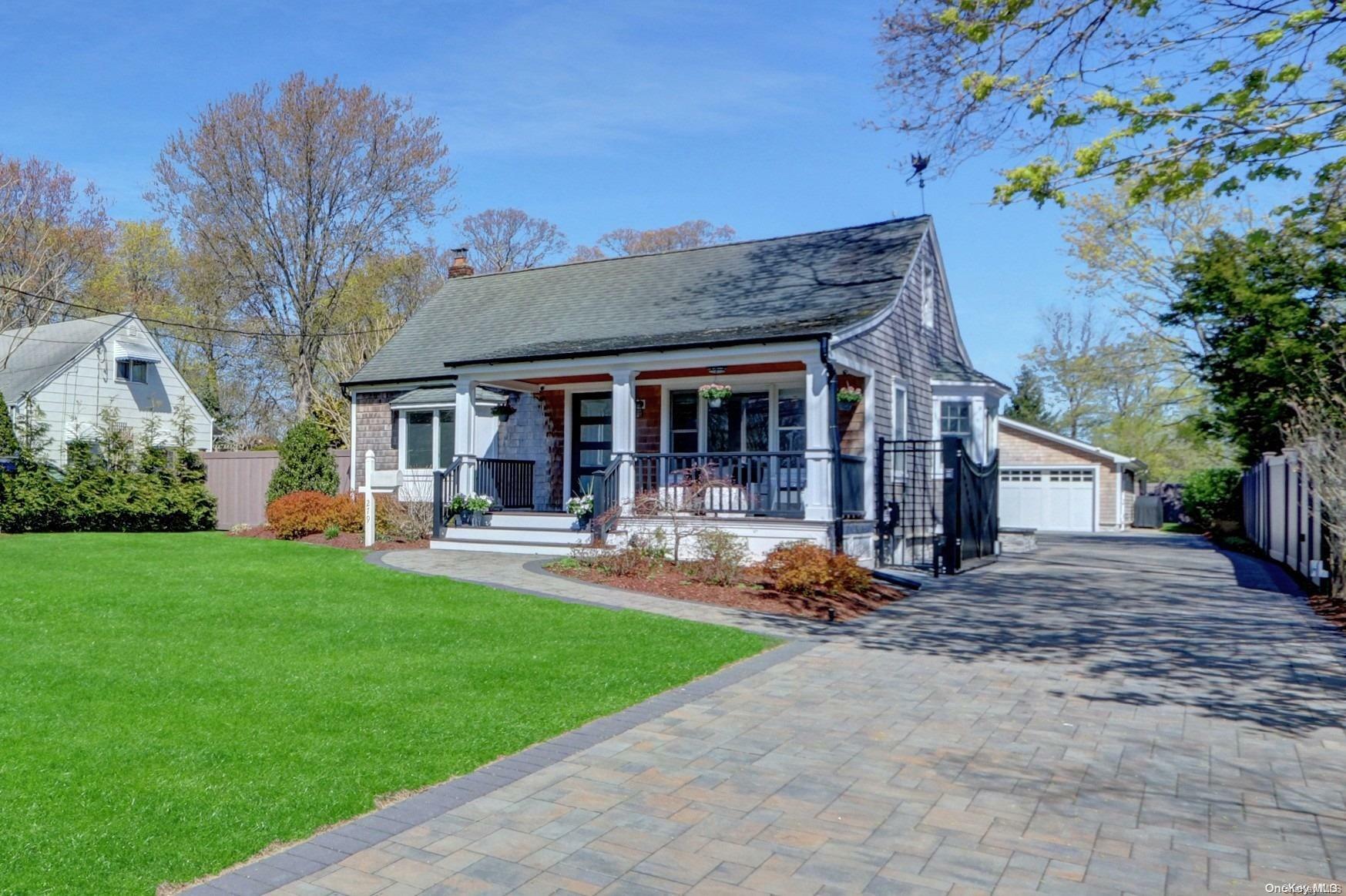 Property Photo:  279 Fairview Avenue  NY 11705 