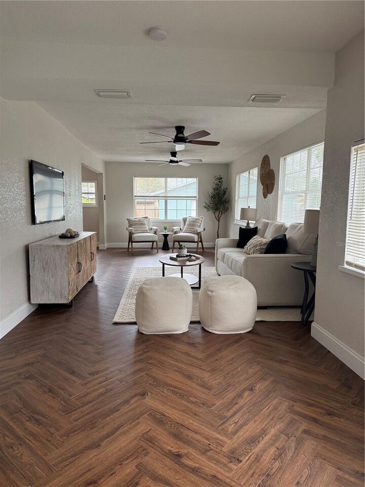 Property Photo:  1006 N Bask Drive  FL 33603 