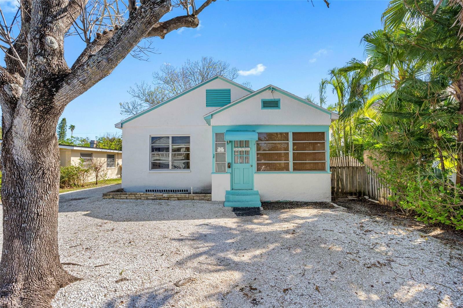 Property Photo:  1209 Bay Palm Boulevard  FL 33785 