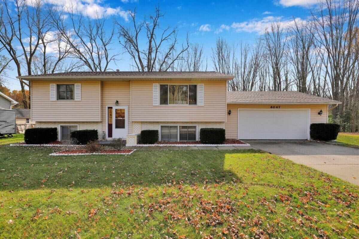 Property Photo:  6047 Arbor Lane  MI 49201 