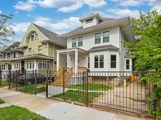 Property Photo:  119 N Lockwood Avenue  IL 60644 