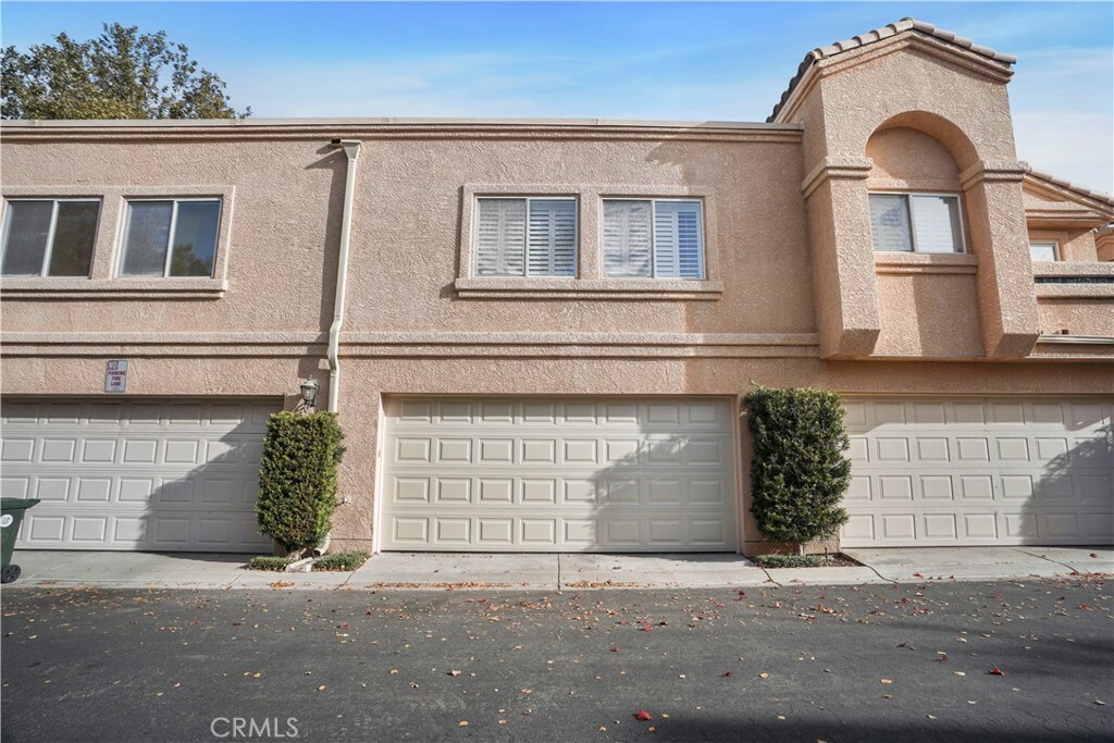 Property Photo:  25132 Steinbeck Avenue F  CA 91381 