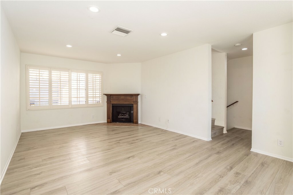 Property Photo:  7658 Topanga Canyon Boulevard 101  CA 91304 