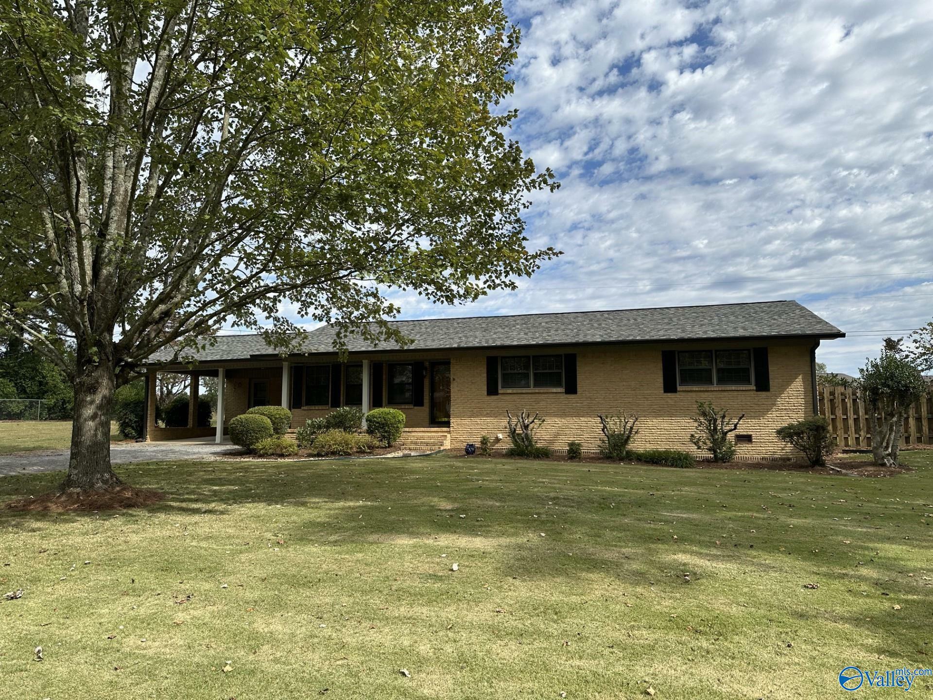 Property Photo: 136 Lisa Lane AL 35016
