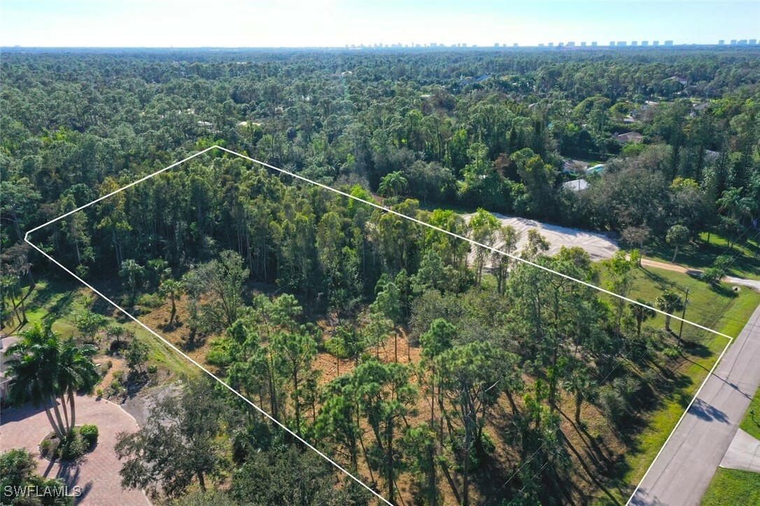 Property Photo:  6090 Spanish Oaks Lane  FL 34119 