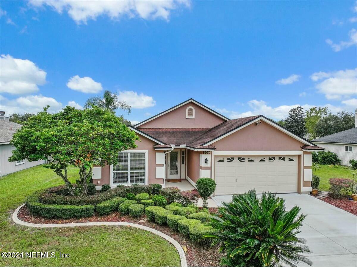 Property Photo:  409 Mackenzie Circle  FL 32092 