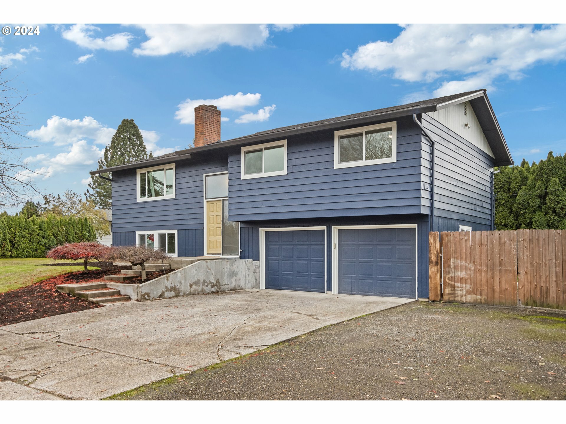 Property Photo:  8708 NW 6th Ave  WA 98665 