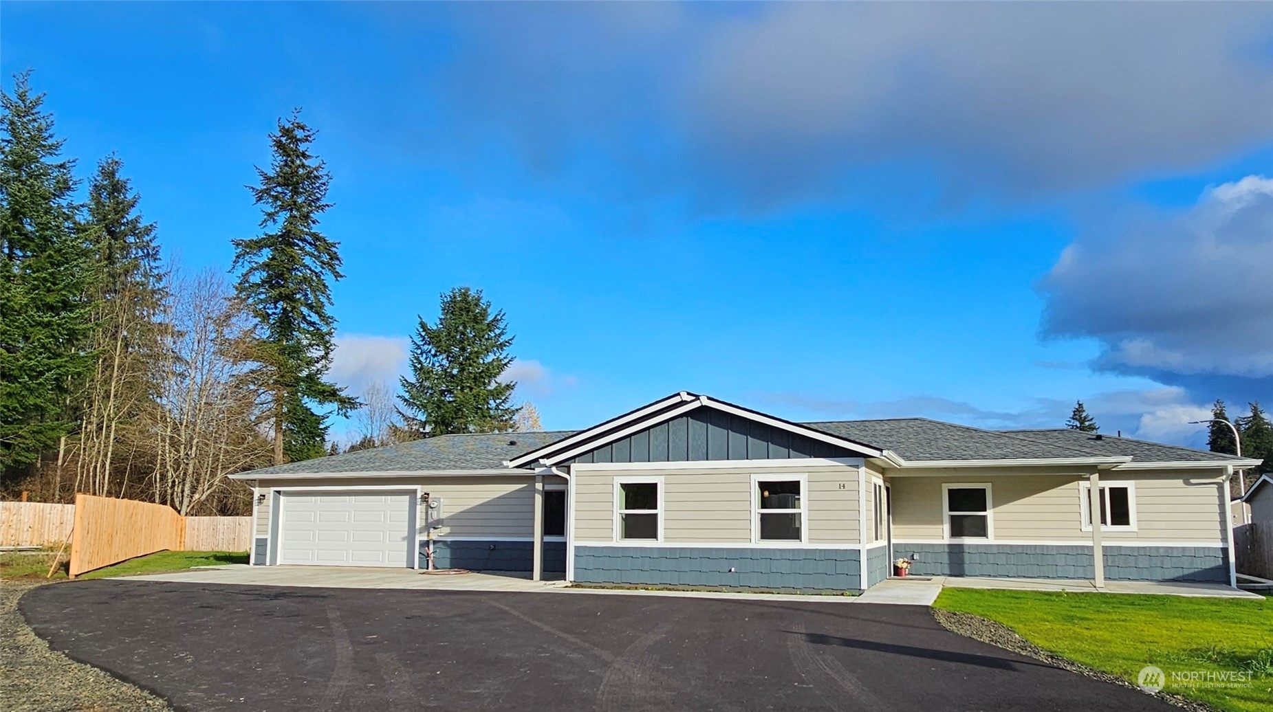 Property Photo:  14  Pebble Creek Court  WA 98541 