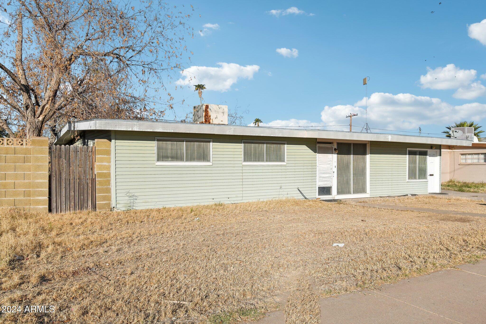 Property Photo: 917 N Trekell Road AZ 85122