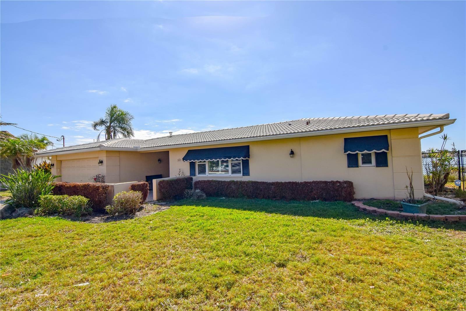 Property Photo:  5631 Bayview Drive  FL 33772 