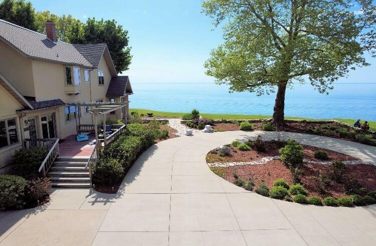 3706 Lakeshore Drive  Saint Joseph MI 49085-2990 photo