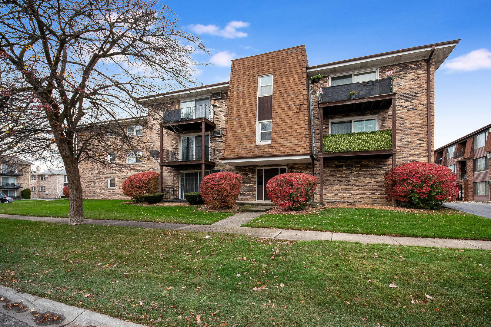 9850 S Nottingham Avenue 102  Chicago Ridge IL 60415 photo