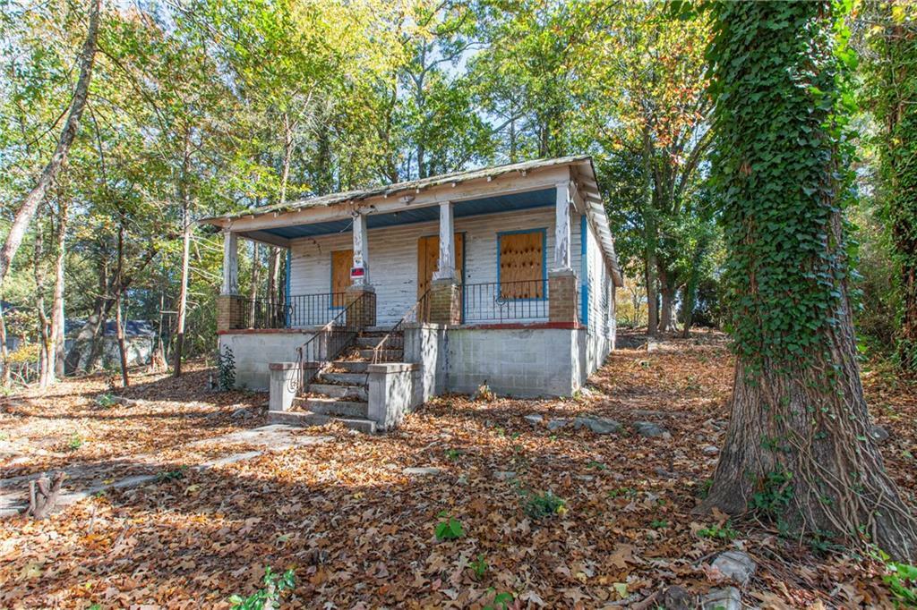 Property Photo:  350 Willis Mill Road SW  GA 30311 