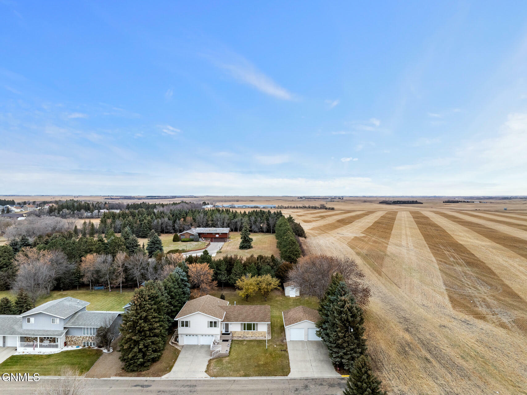 Property Photo:  834 4th Avenue NE  ND 58540 