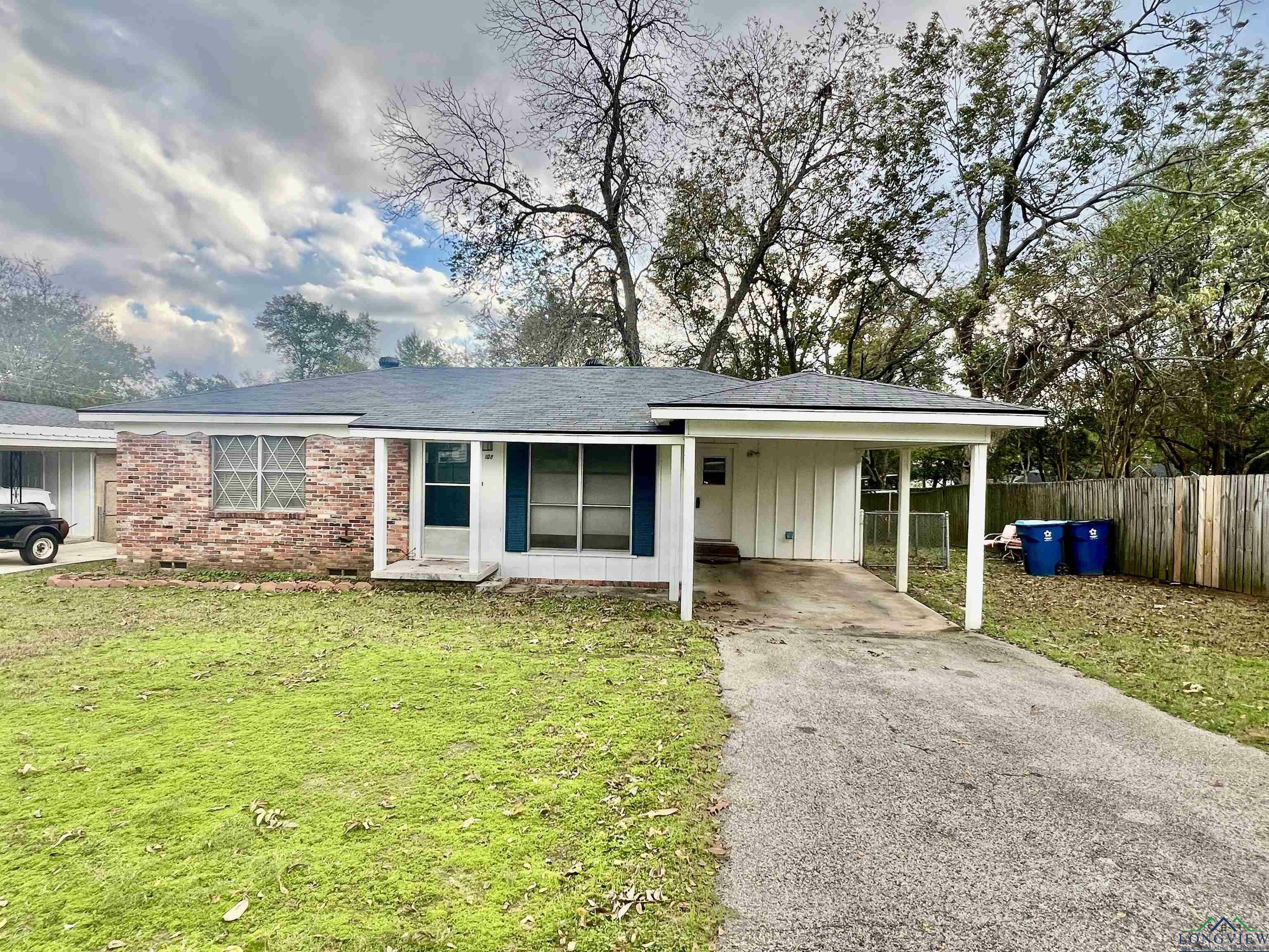 Property Photo:  108 E Meredith  TX 75670 