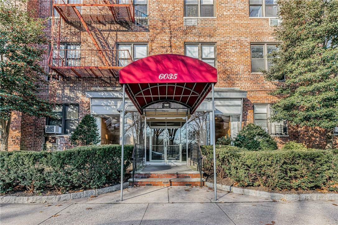 Property Photo: 6035 Broadway Avenue 6N NY 10471
