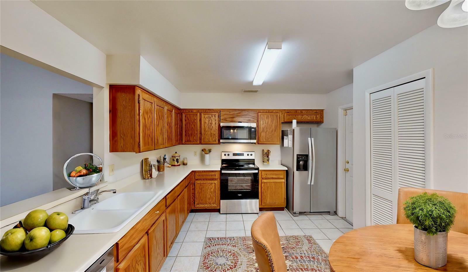 Property Photo: 403 Tranquille Oaks Drive FL 34761