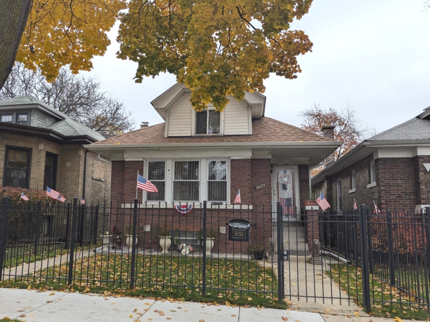 5055 N Mozart Street  Chicago IL 60625 photo