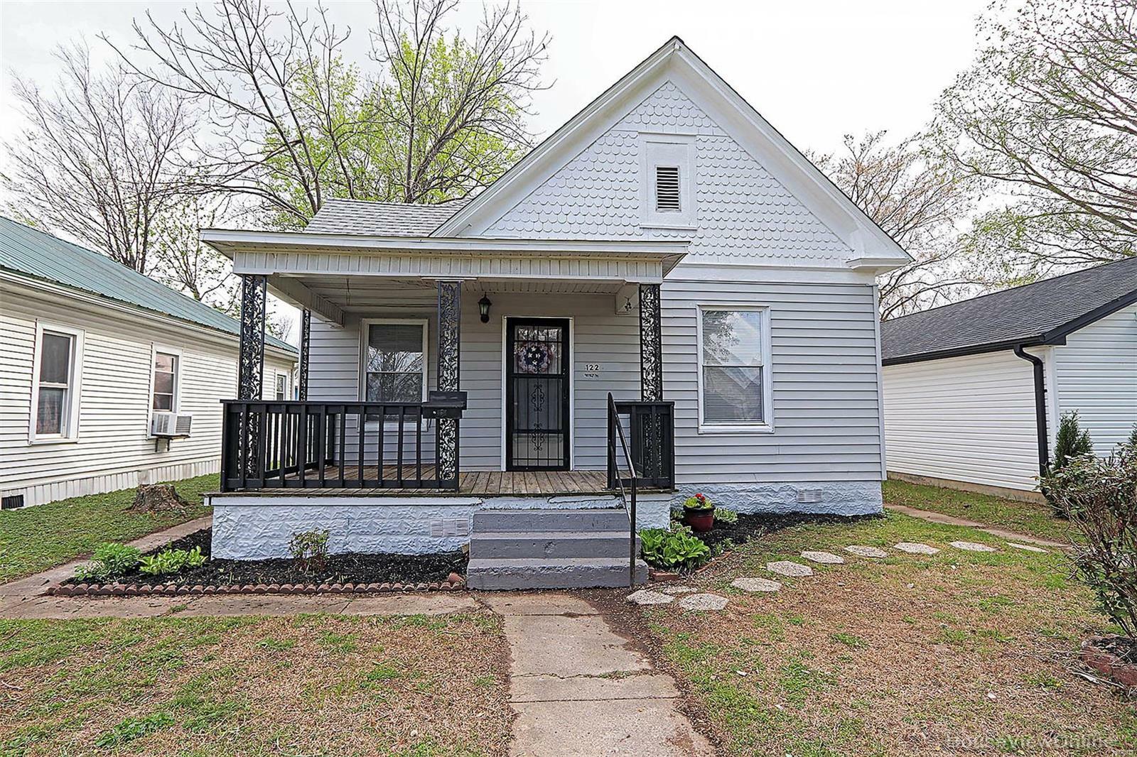 Property Photo: 122 W Parker Avenue MO 63740