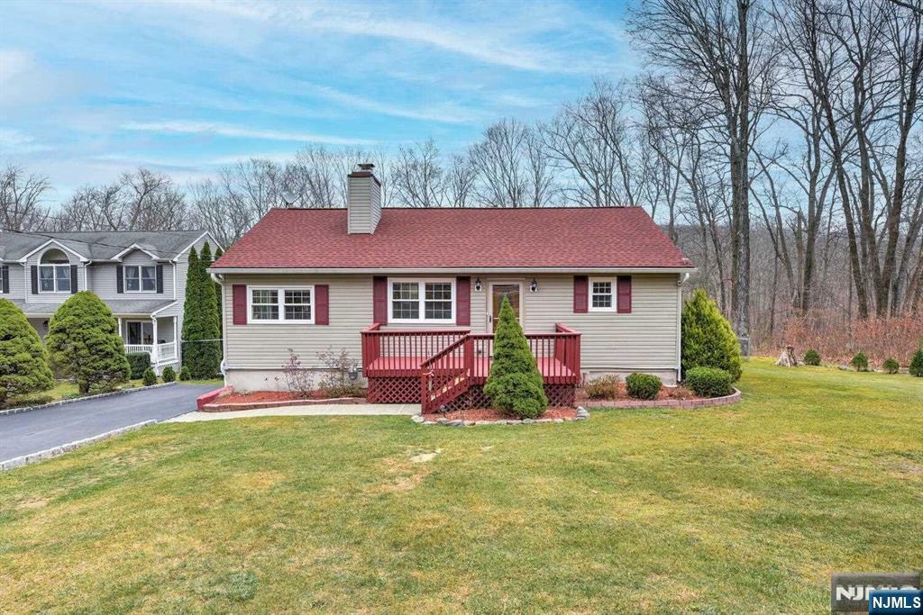 39 Hickory Avenue  West Milford NJ 07480 photo