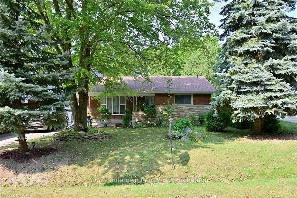 Property Photo:  415 Hill St E  ON N1M 1H6 