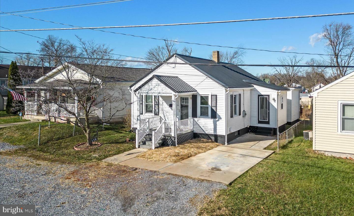 Property Photo:  116 W 5th Avenue  WV 25438 