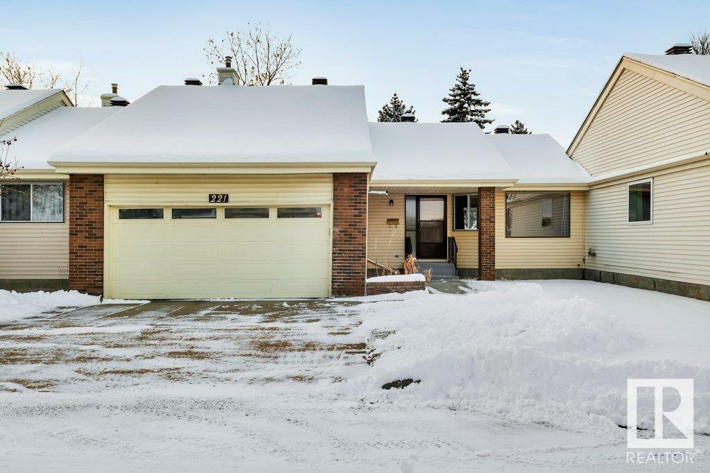 221 Oeming Road NW  Edmonton AB T6R 1M2 photo