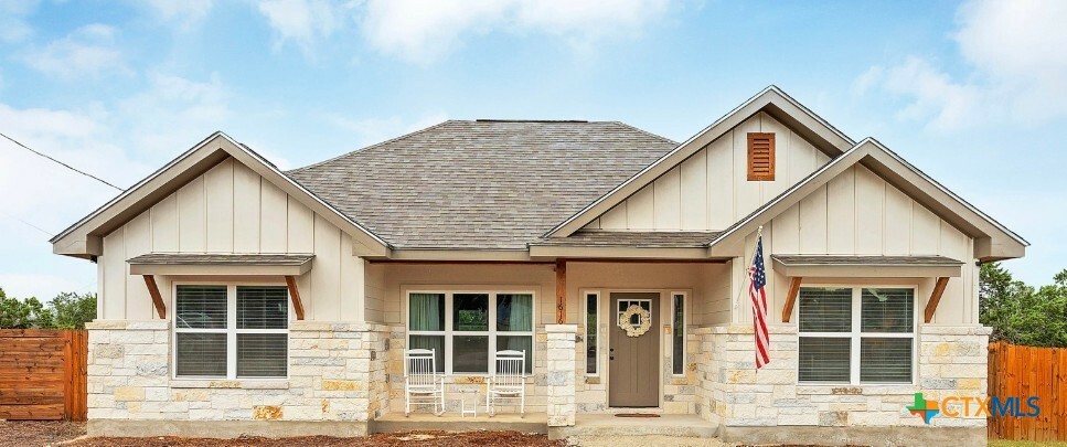 Property Photo: 1616 Rimrock Cove TX 78070